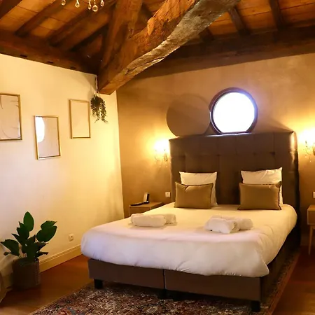 D'hotes Du Chateau Bed & Breakfast